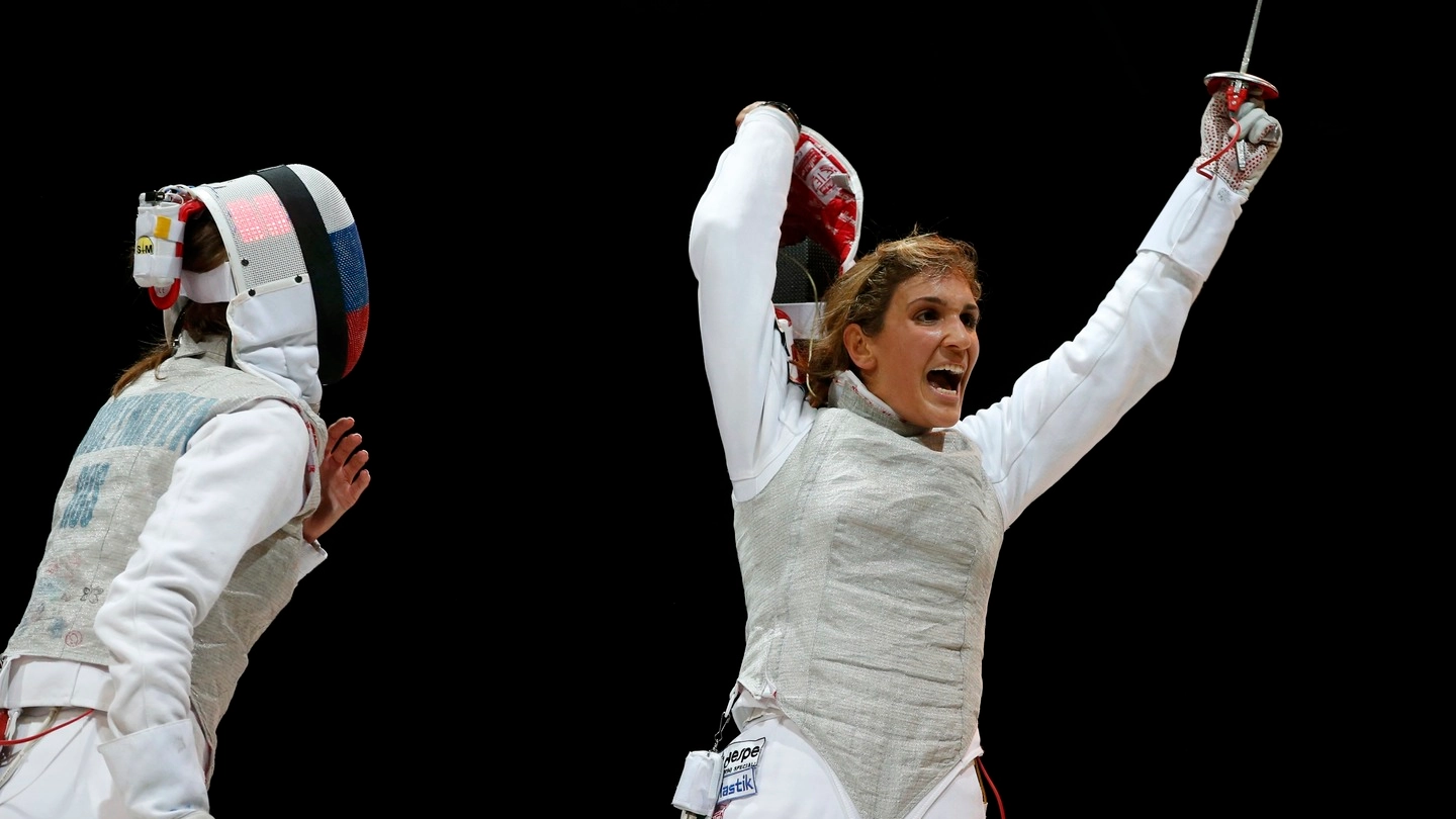 Mondiali di scherma, Arianna Errigo in gara contro la russa Larisa Korobeynikova (Reuters)
