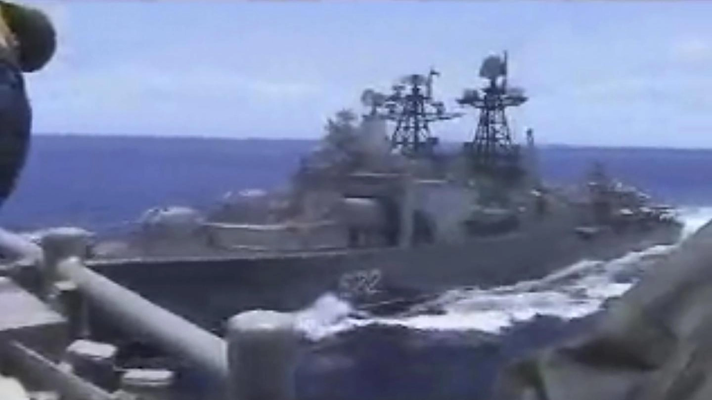 Sfiorata collisione nel Mar Cinese tra navi Usa e Russia (Ansa)