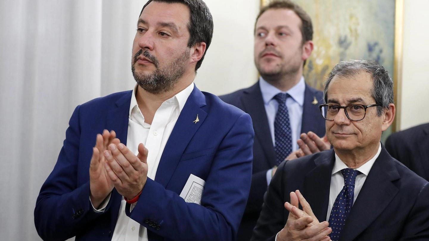 Matteo Salvini e Giovanni Tria (Ansa)