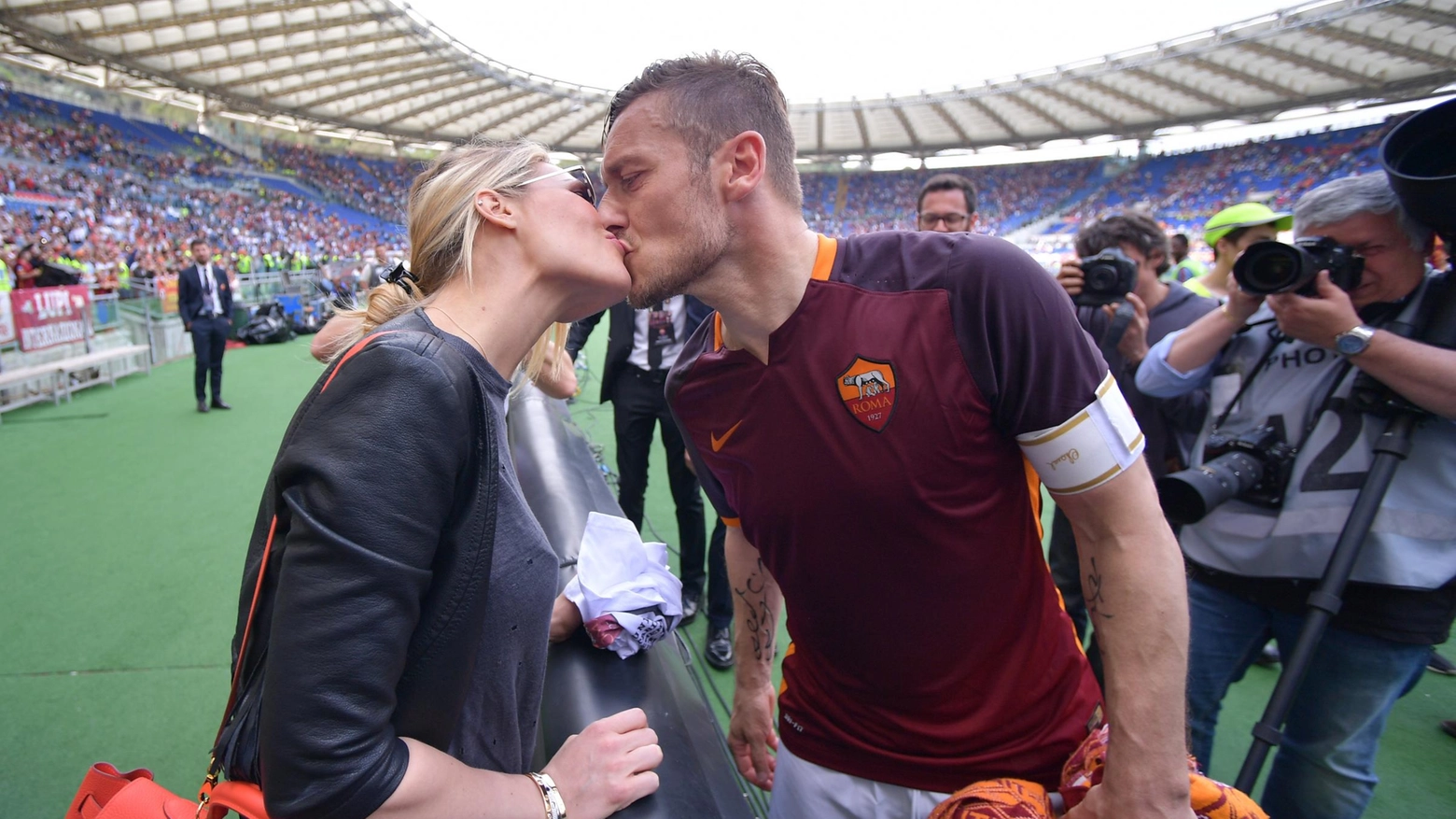 Francesco Totti e Ilary Blasi ai tempi dell'amore (La Presse)