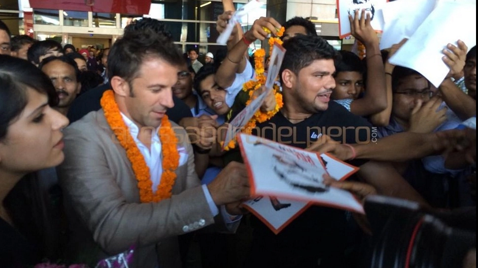 Alessandro Del Piero all'arrivo in India (Foto Twitter)