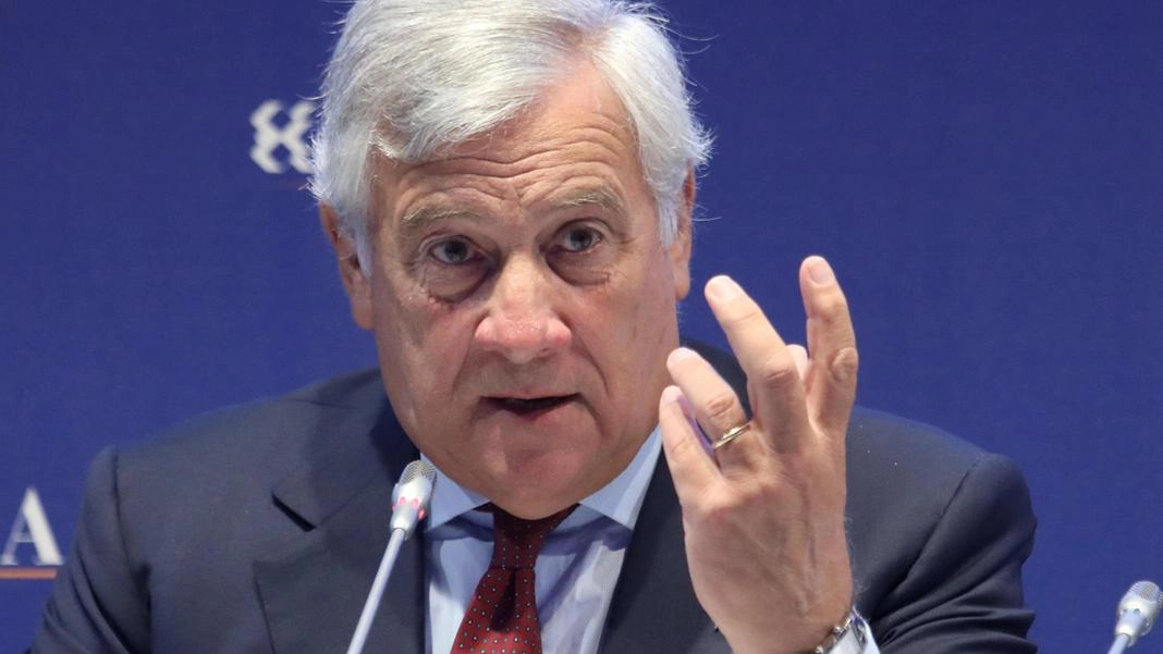 Trafori, riaperto al traffico il Frejus  Tajani: "Raddoppio per il Monte Bianco"
