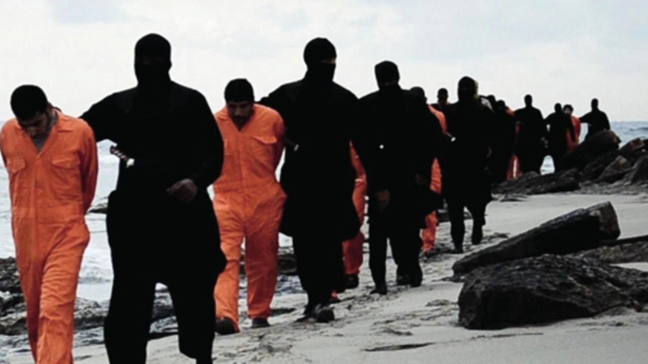 L'Isis ha giustiziato 21 copti rapiti a Sirte (Ansa)