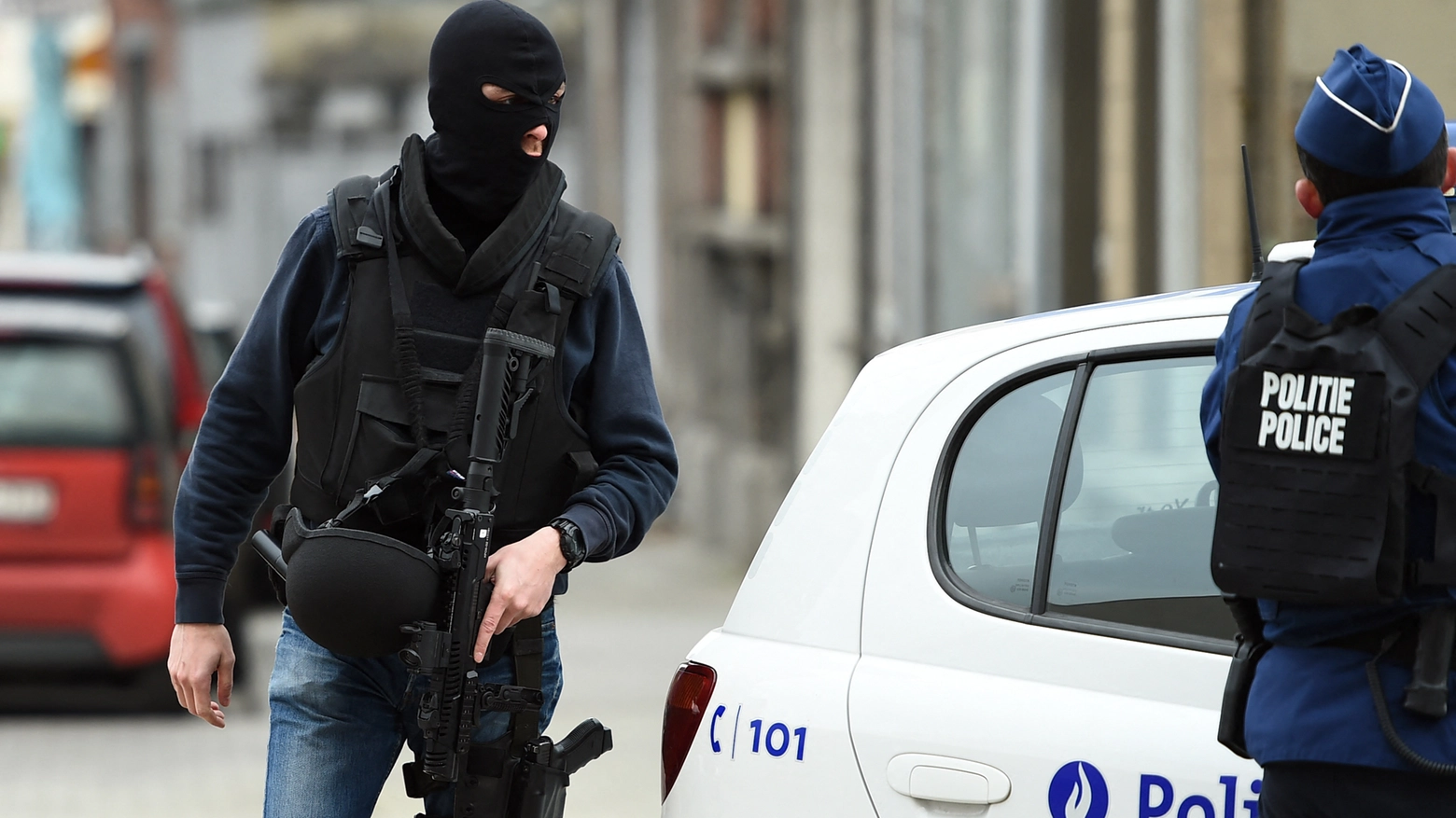 Forze speciali della polizia belga (Afp)