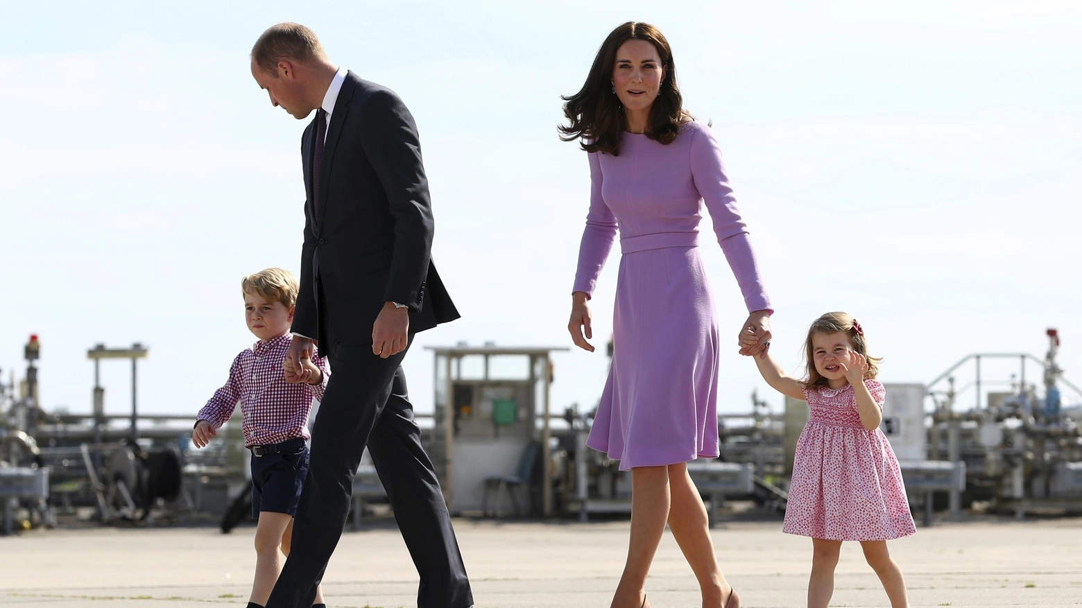 Kate Middleton con William e i figli George e Charlotte (Lapresse)