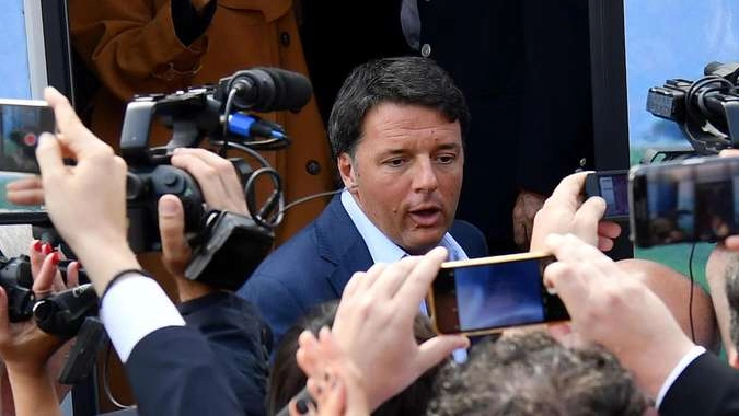 Bankitalia: Renzi, retwitto Gentiloni