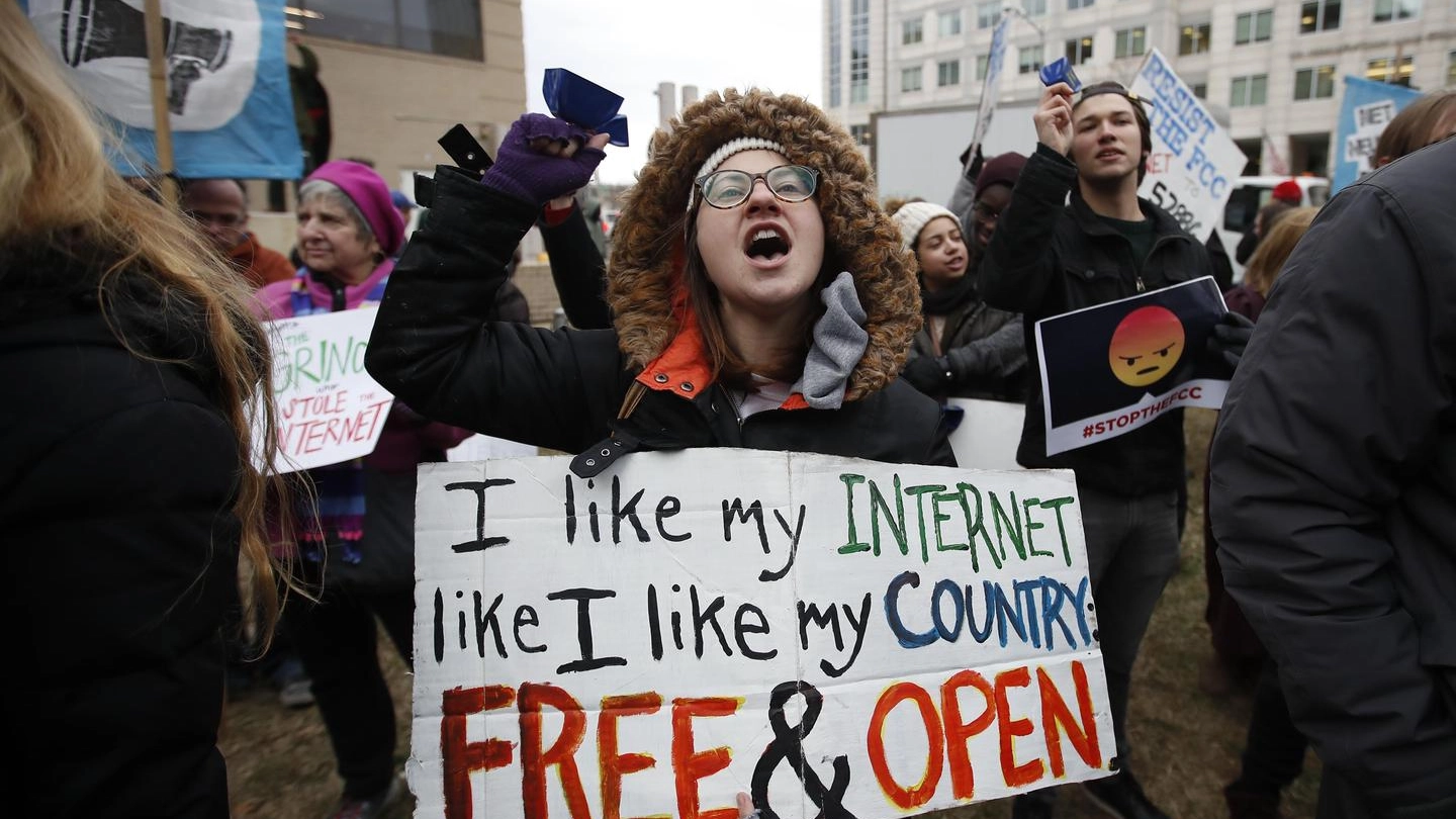 Internet a due velocità, proteste in piazza per la decisione di Trump (Ansa)