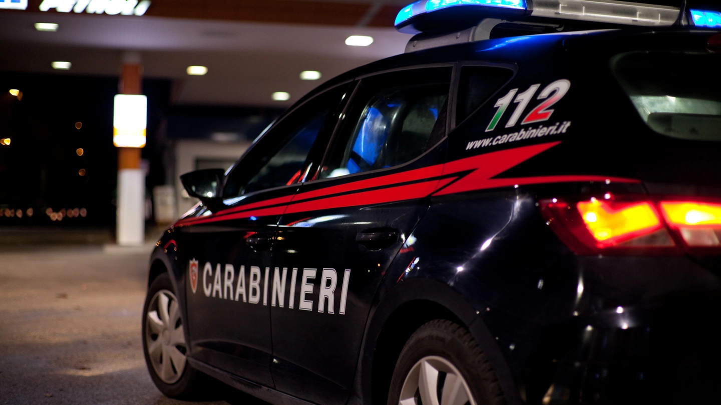 Un 15enne è morto a Genova durante una festa in casa con amici: indagano i carabinieri