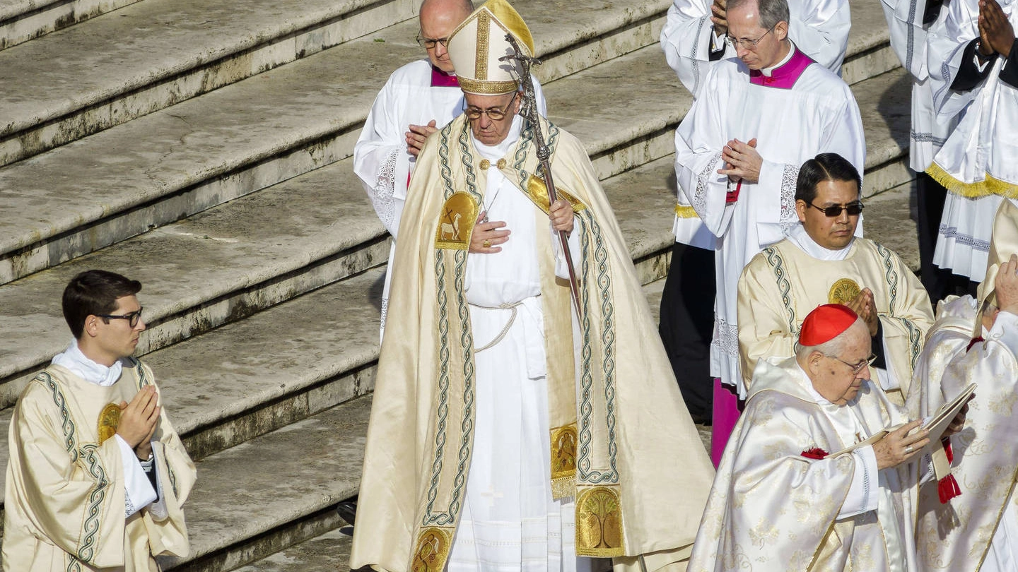 Papa Francesco celebra la messa di chiusura del Giubileo (Olycom)