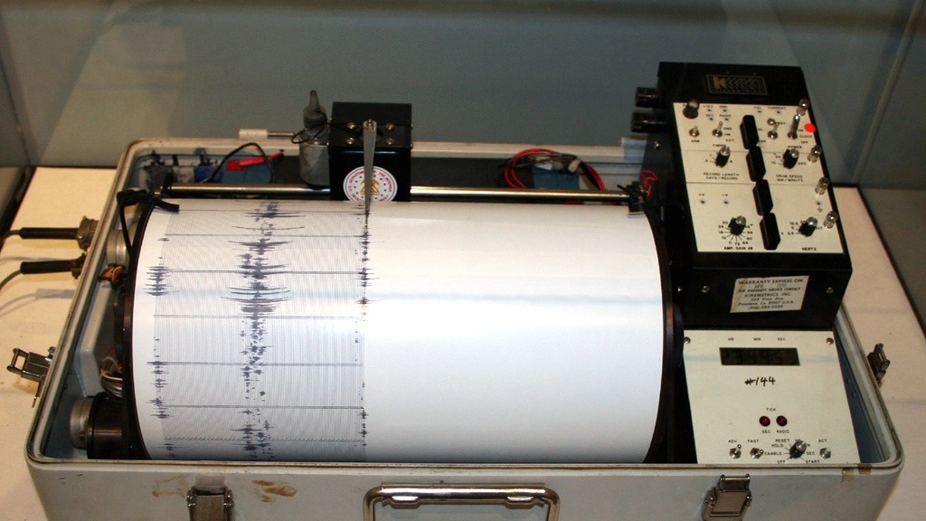 Il sisma e stato di magnitudo 3,7, con epicentro a 6 km di profondità