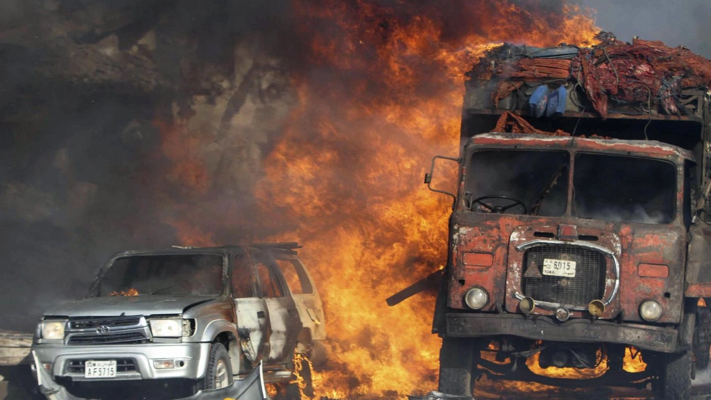 Camion bomba a Mogadiscio (Ansa)