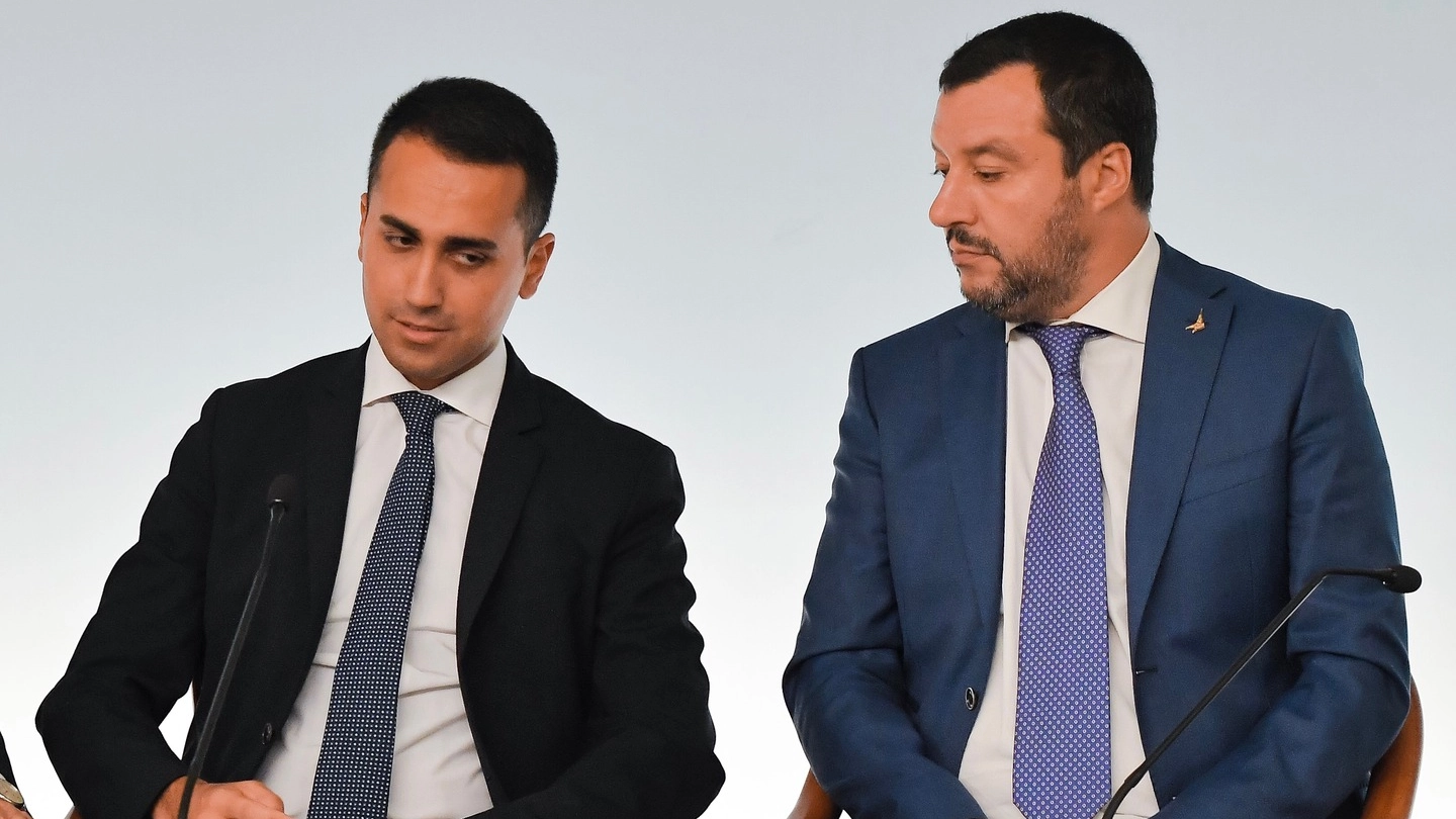 I due vicepremier Luigi Di Maio e Matteo Salvini (Lapresse)