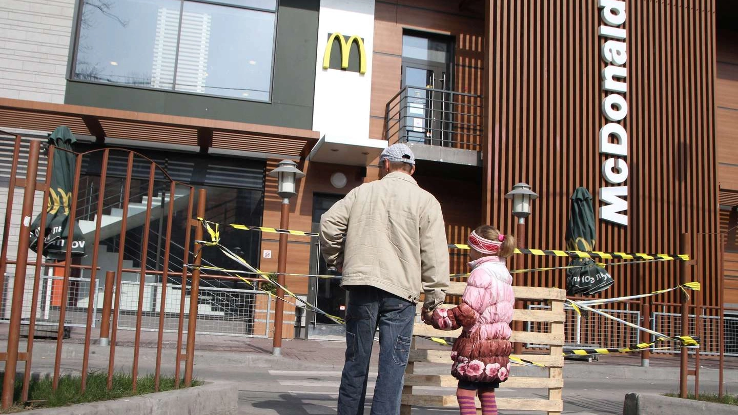 Un McDonald's chiuso nella città di Simferopol, Crimea