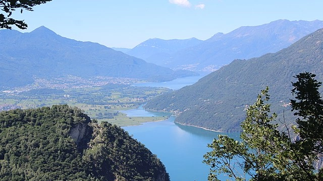 Lago_Mezzola_e_Lago_Como