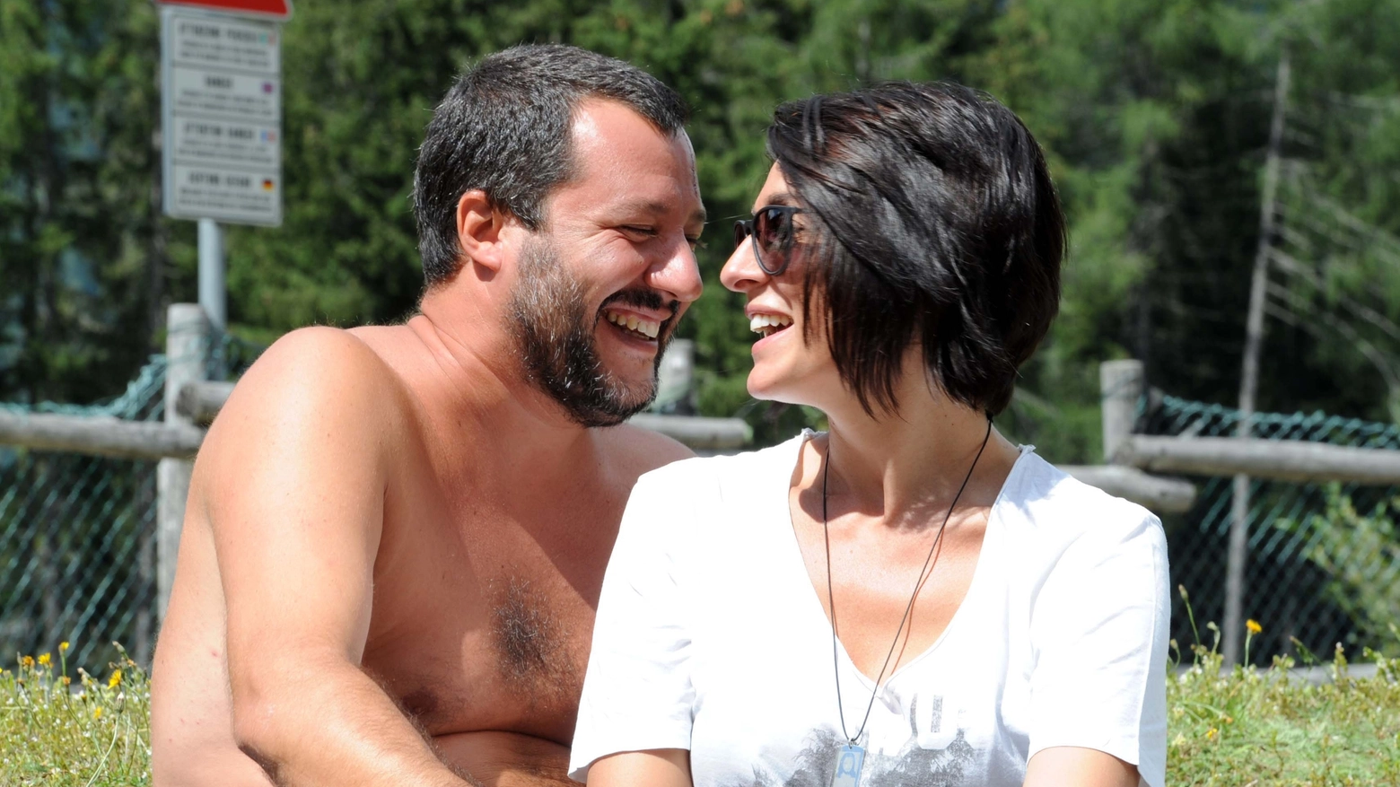 Matteo Salvini con Elisa Isoardi durante una delle loro vacanze (Lapresse)