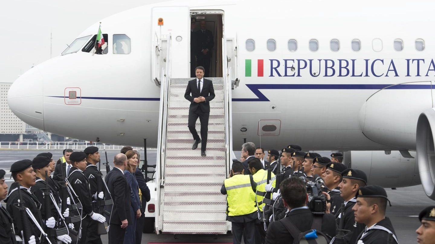 L'arrivo di Renzi a Città del Messico (Ansa)