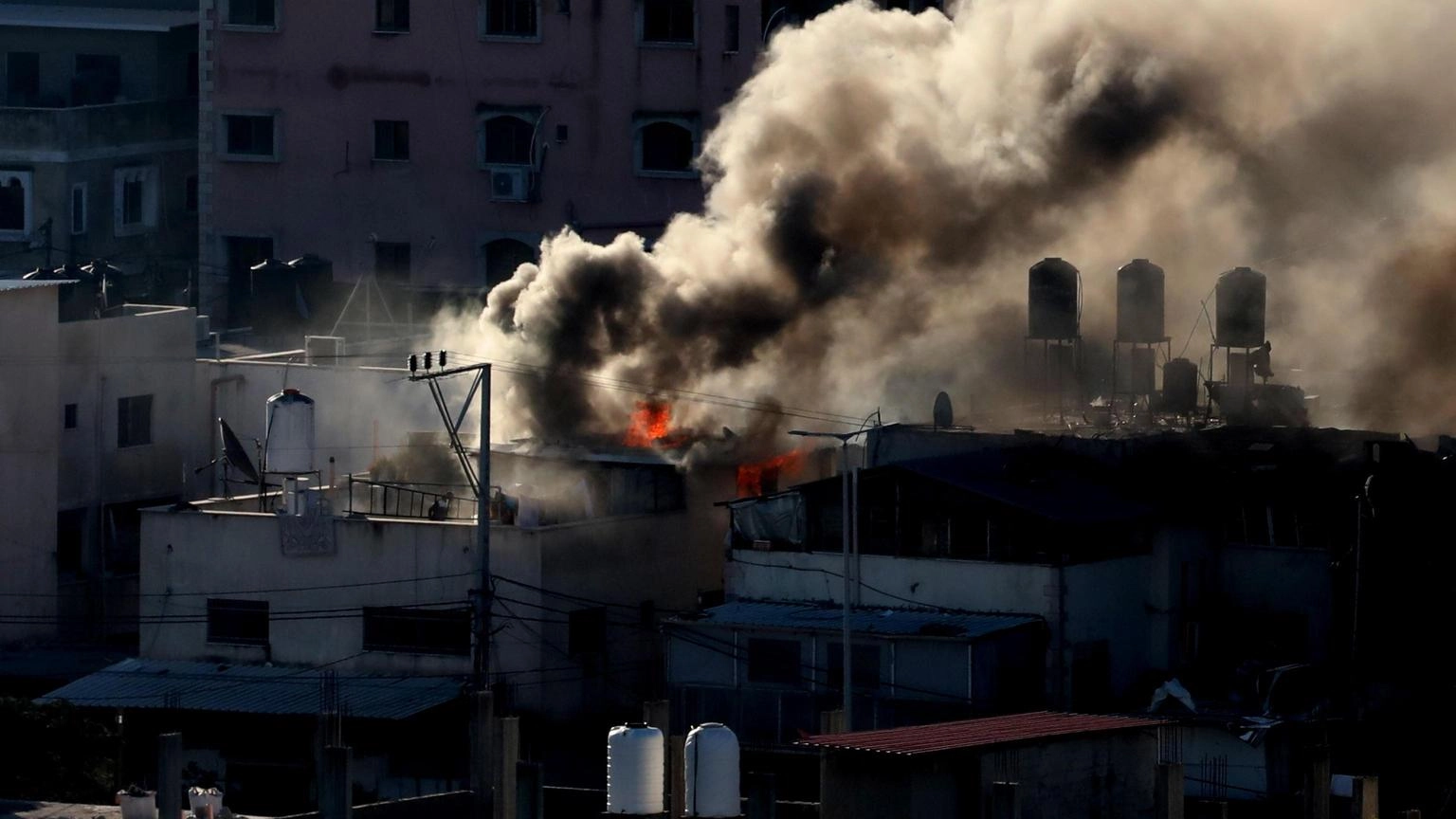 Cisgiordania, 6 morti in attacco droni Israele su campo profughi