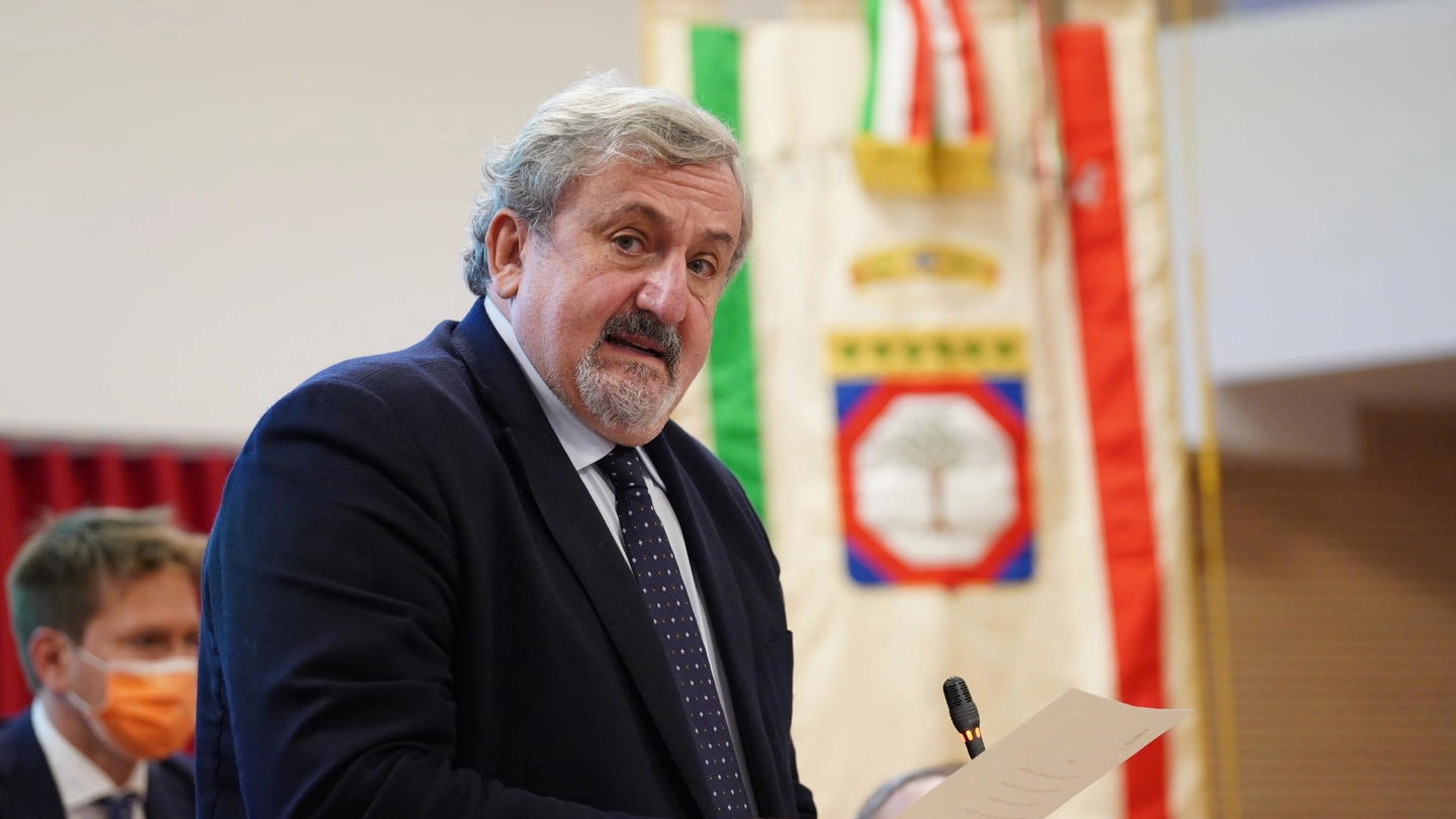 Il presidente della Regione Puglia, Michele Emiliano (Ansa)