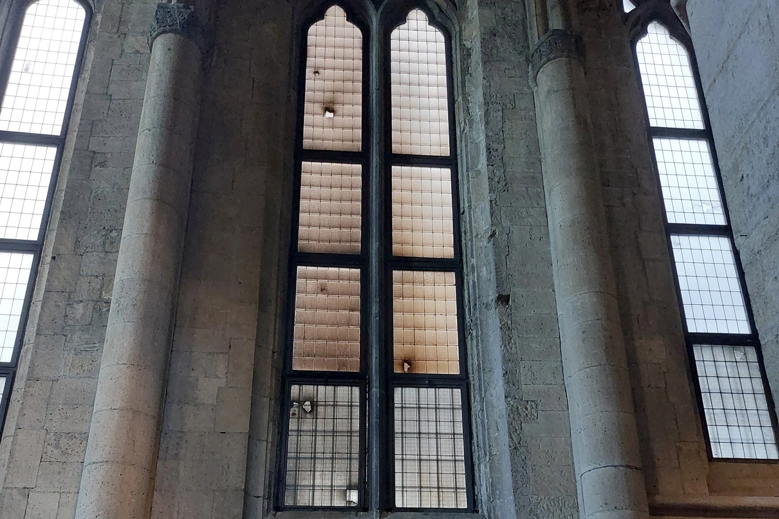 I danni alla chiesa di Sant'Eligio visti dall'interno
