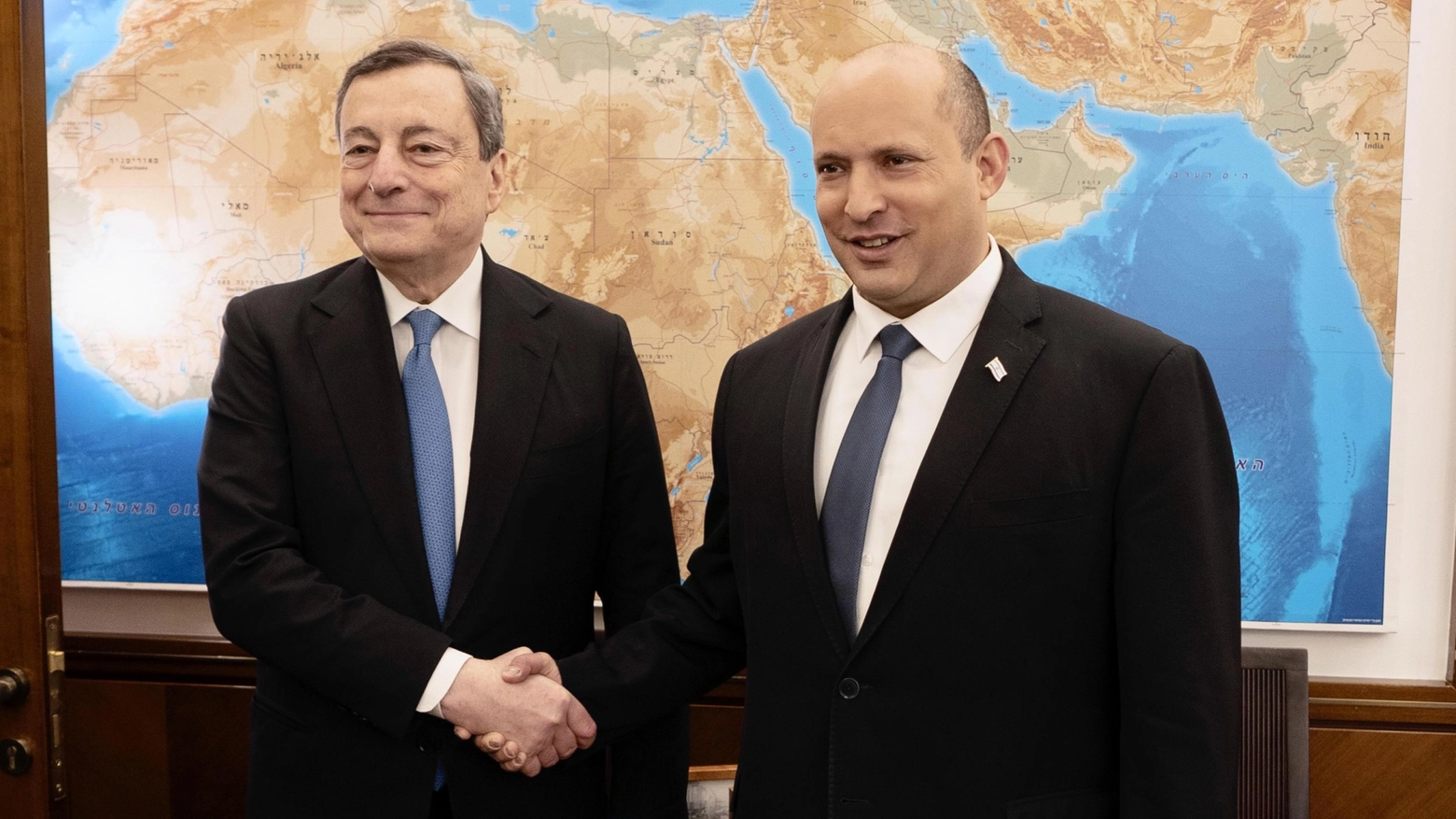 Il presidente del Consiglio Mario Draghi con il premier israeliano Naftali Bennett