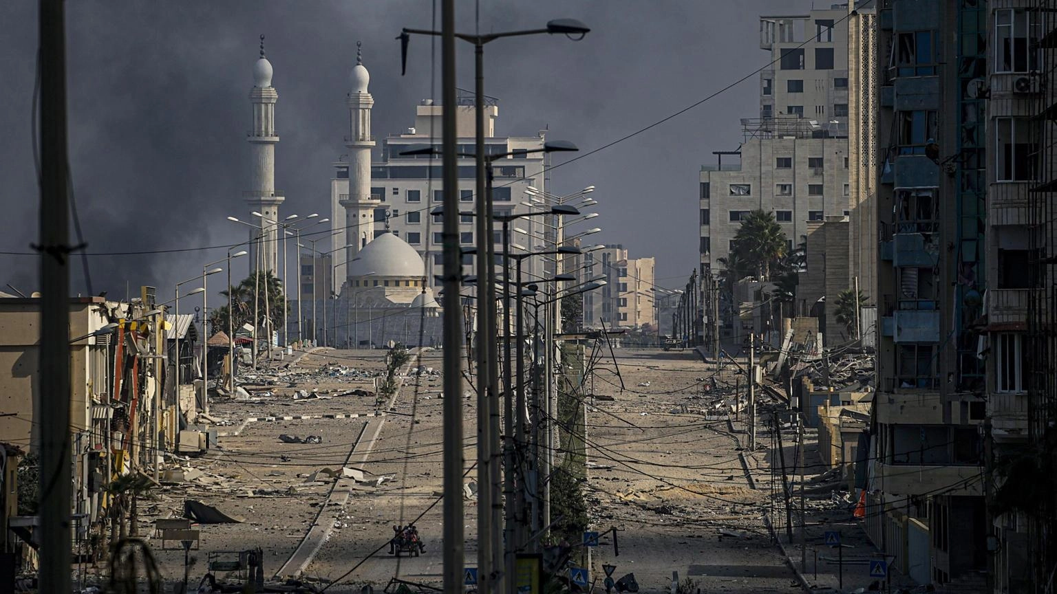 Israele, 'siamo dentro Gaza City, è circondata'