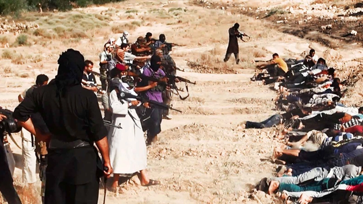 Isis, esecuzione di massa di prigionieri (Ap/lapresse)