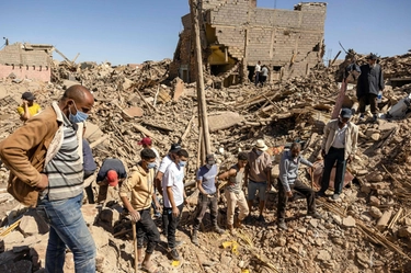 Terremoto in Marocco: quasi 2.700 morti. Aiuti solo da quattro Paesi, il perché della scelta di Rabat