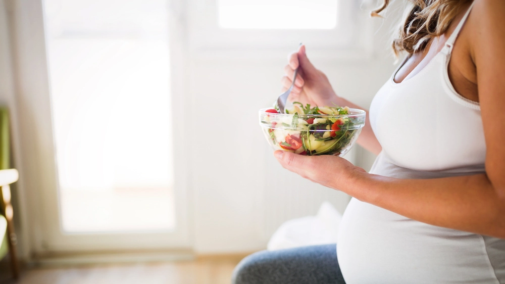 La frutta aiuta a rimanere incinta più dei cibi fast food - foto nd3000 istock