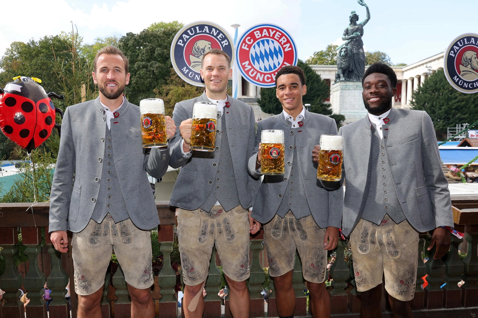 I giocatori del Bayern Monaco all'Oktoberfest