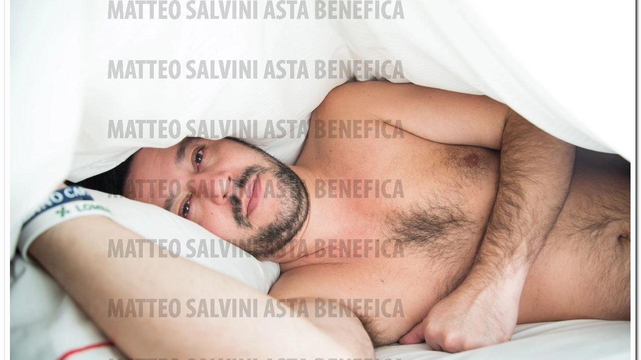 Una delle foto di Matteo Salvini all'asta per beneficenza