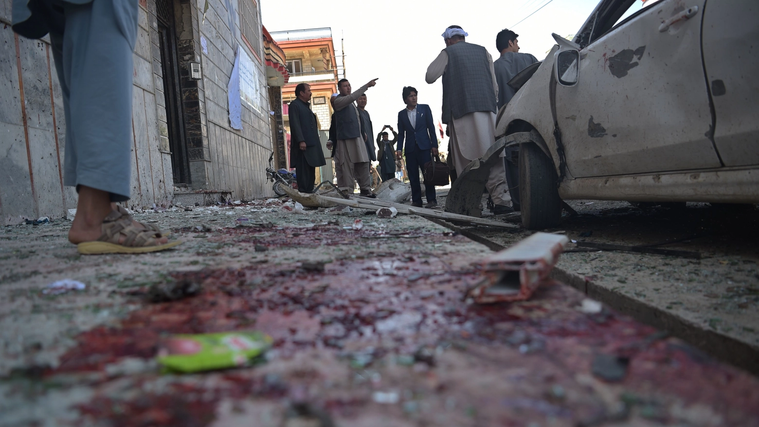 Kabul, l'attacco suicida al centro elettorale in un quartiere sciita (Apf)