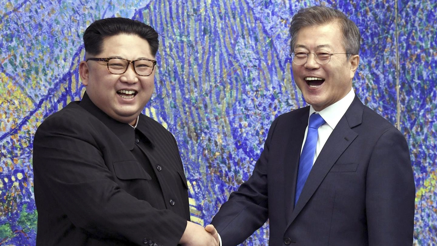 Kim Jong Un e Moon Jae-in (foto Ansa)