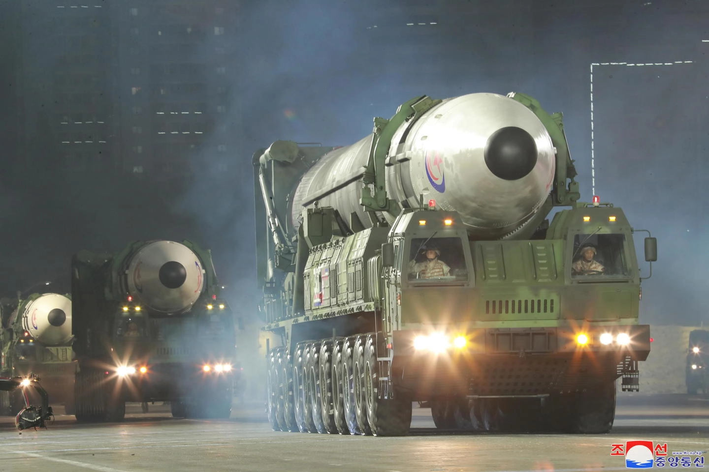 Il missile mostro  Hwasong-17 (Ansa)