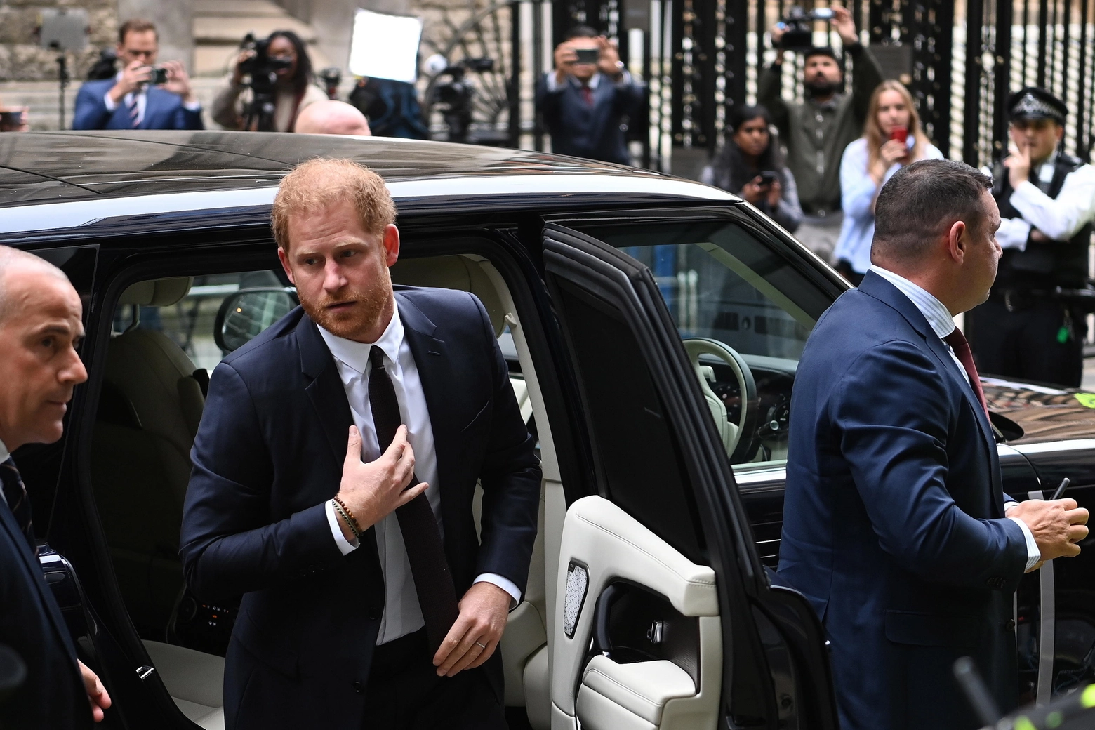 Harry al suo arrivo all'Alta corte a Londra