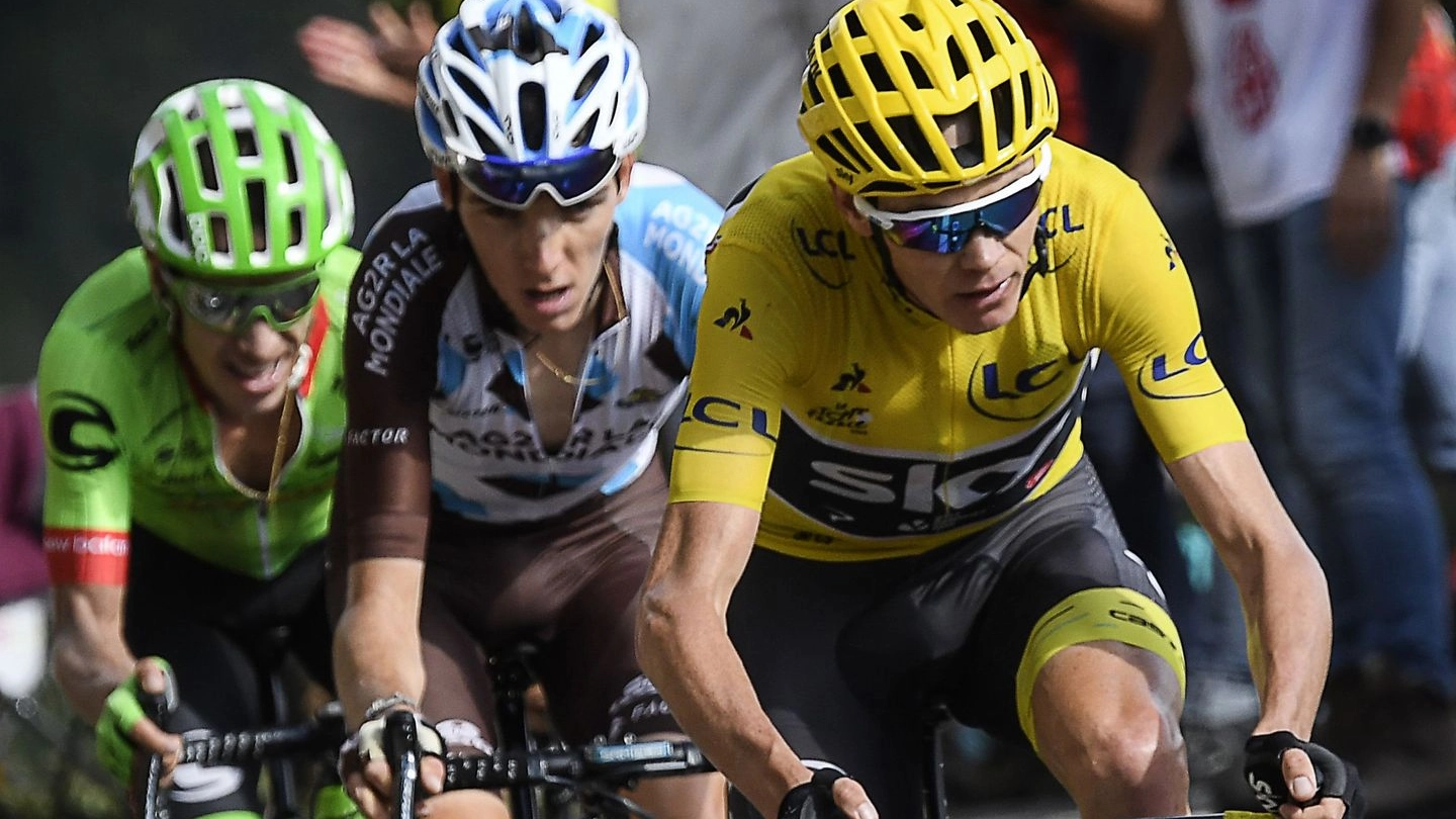 Tour de France 2017, Froome davanti a Bardet e Uran (Afp)