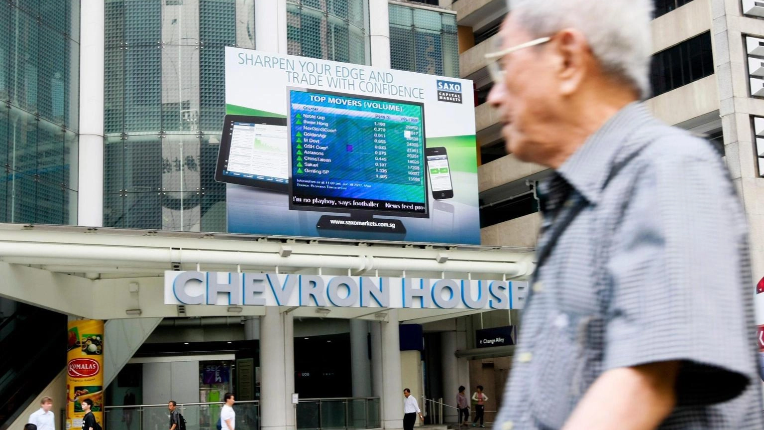 Borsa: le azioni di Singapore in calo all'apertura di lunedi