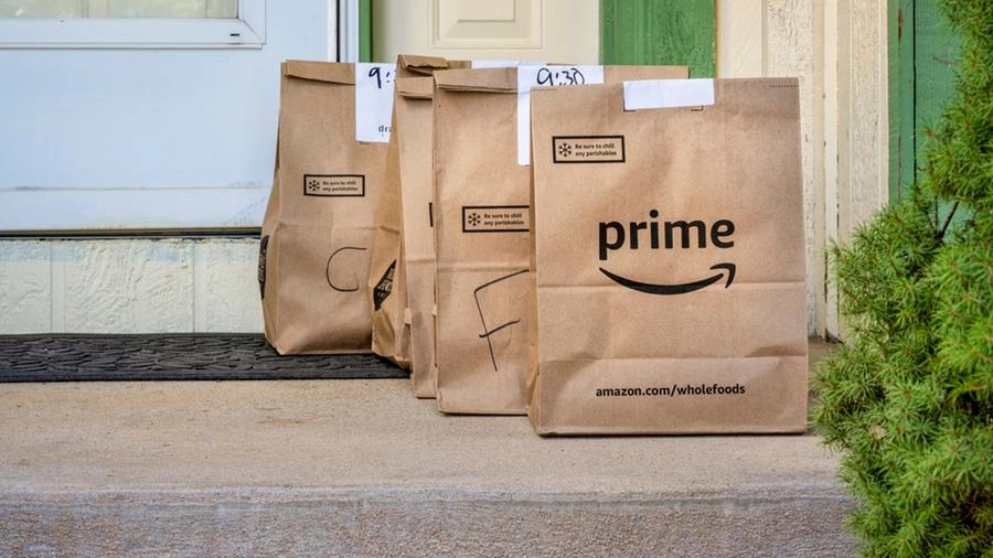 Amazon fresh, la spesa arriva a casa anche a Bologna