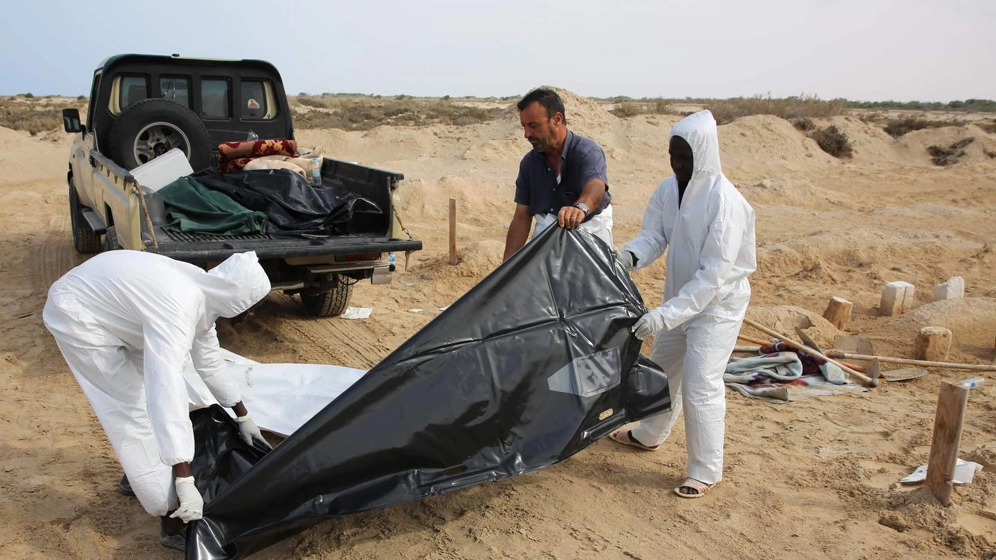 Libia, morti in un naufragio al largo della costa di Sabrata (foto Afp)