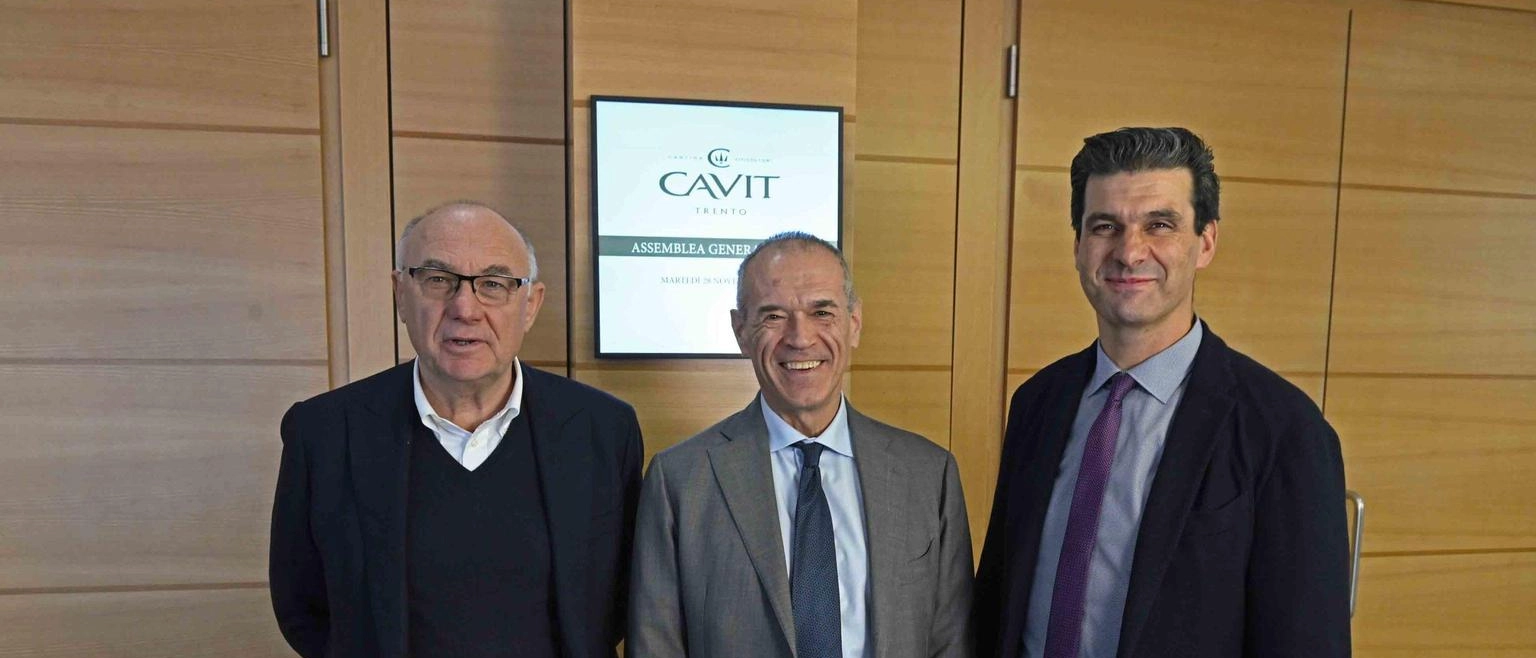 Il Gruppo Cavit ha presentato un bilancio consolidato con un fatturato di 267,1 milioni di euro per l'esercizio 2022/2023, in leggero aumento rispetto al 2021/2022. Export al 76%, patrimonio netto di 113,5 milioni e posizione finanziaria netta positiva.