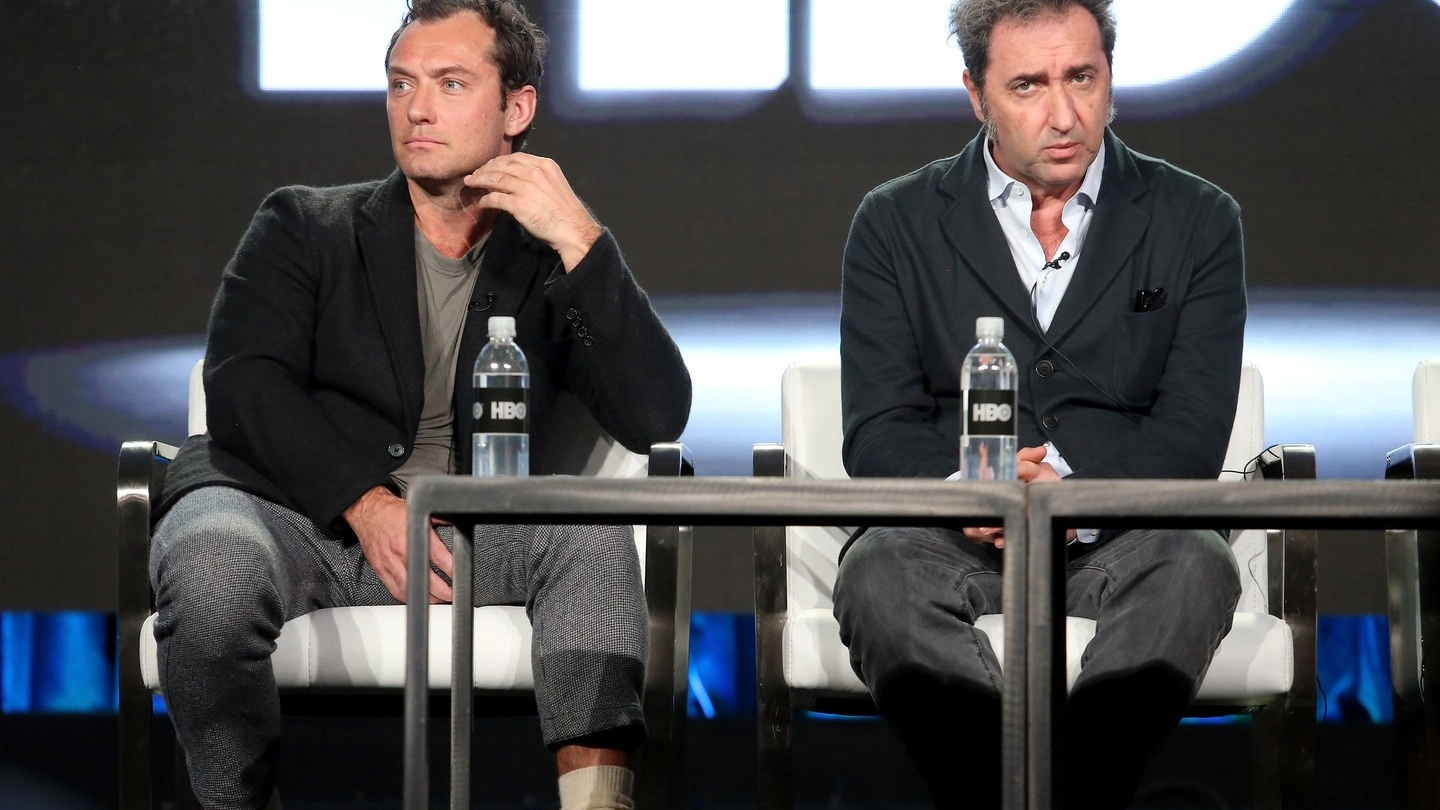 Paolo Sorrentino e Jude Law presentano 'The Young Pope' ai critici americani (Afp)