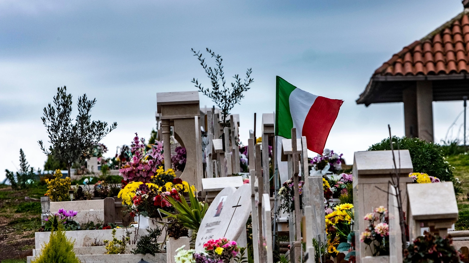 Roma caos cimiteri