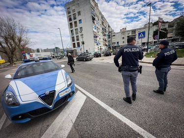 Napoli, agguato nella notte a Ponticelli: ucciso 59enne a bordo di uno scooter