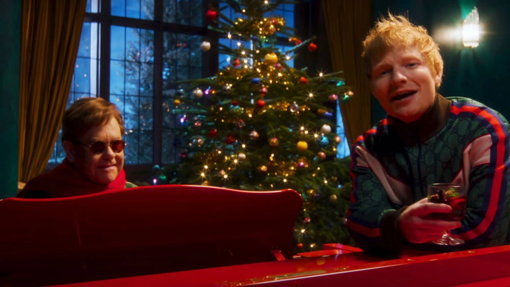 Screenshot del videoclip di 'Marry Christmas' - Foto: canale YouTube di Ed Sheeran