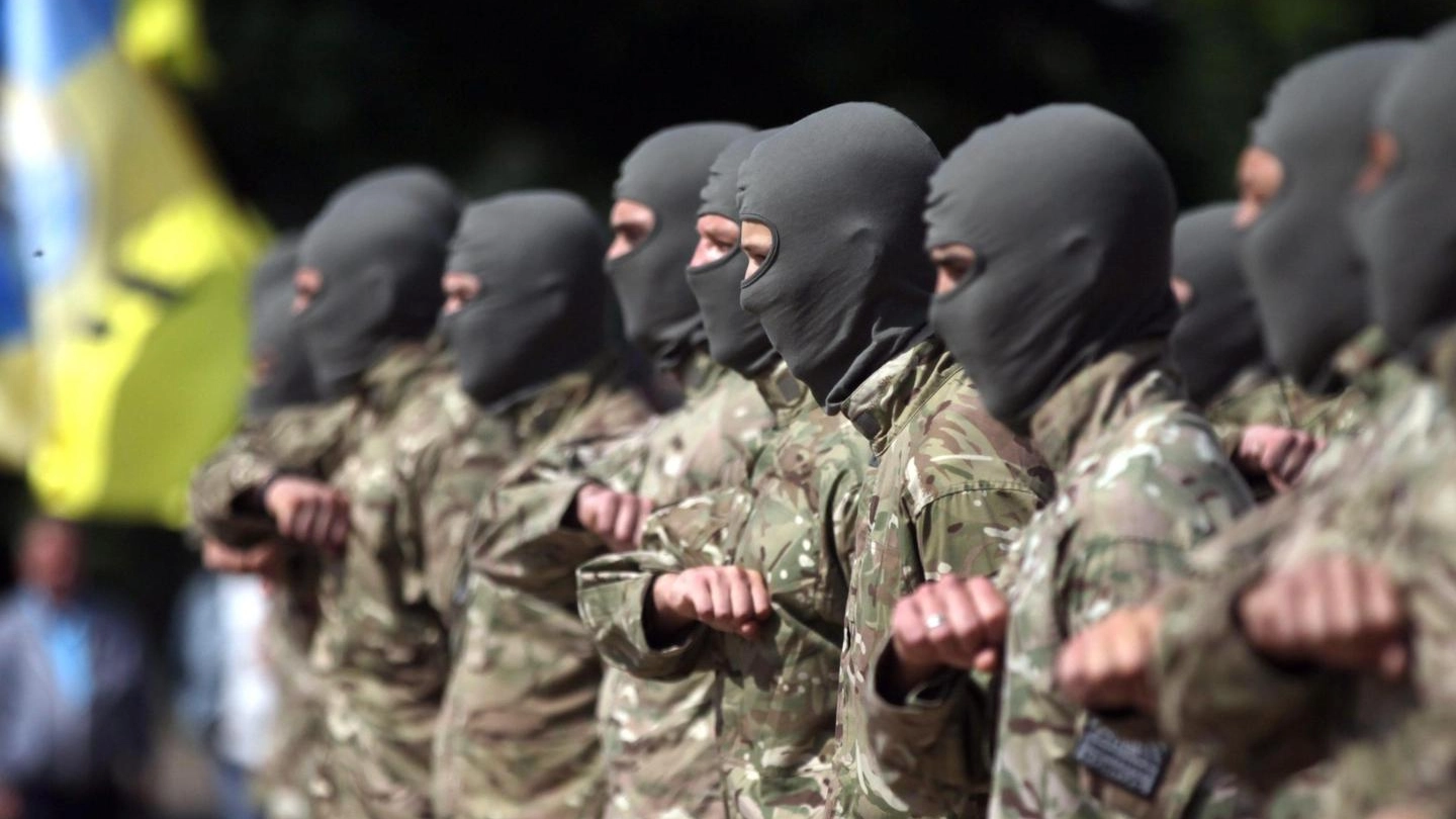 Il battaglione Azov, unità di volontari Ucraini (Ansa)
