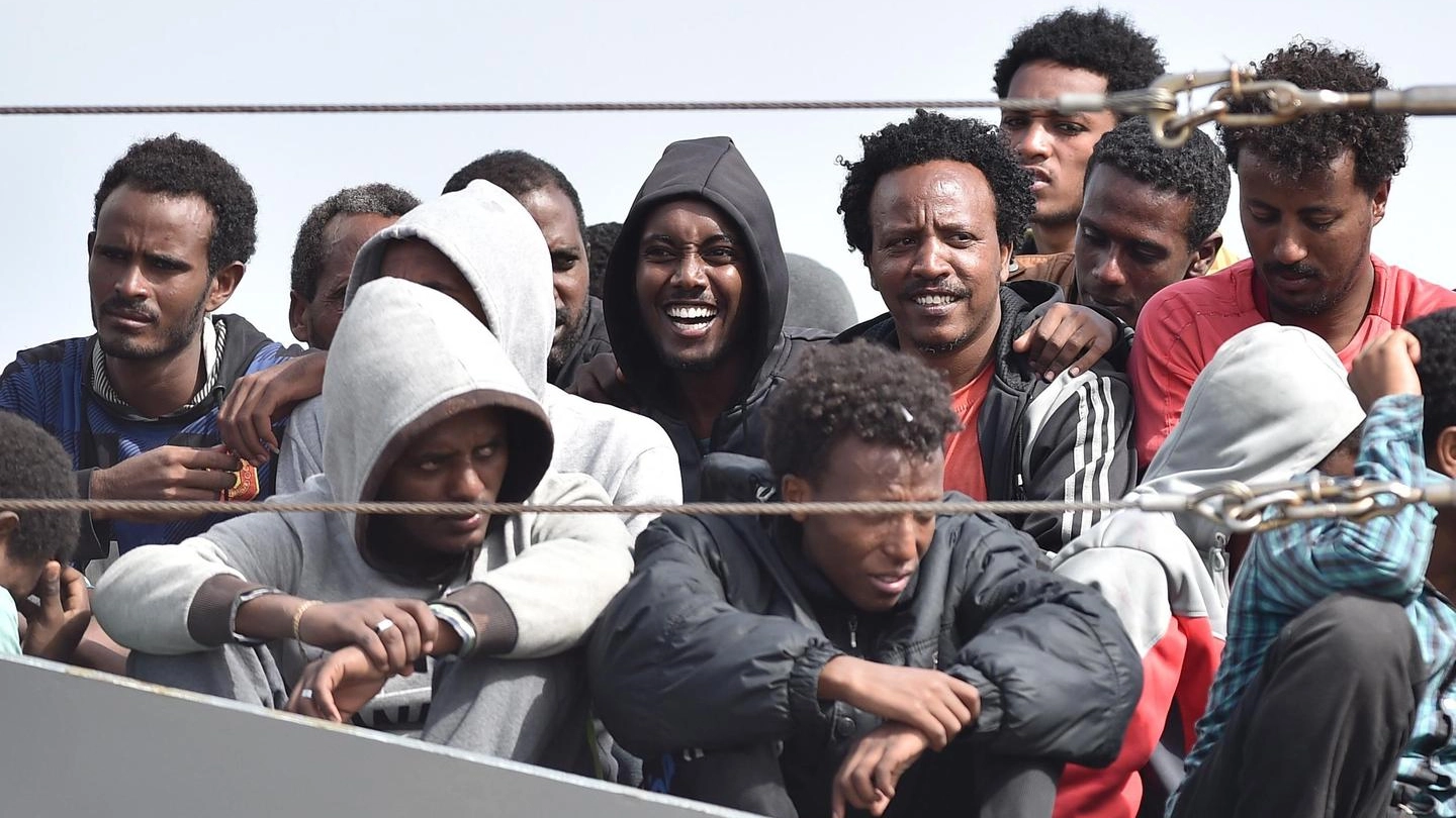 Migranti su un barcone