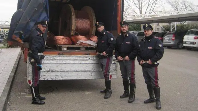 Carico di rame rubato recuperato dalla stradale Modena Nord