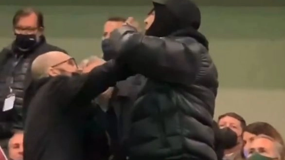 Ghali si rivolge a Salvini in tribuna (frame video Instagram)