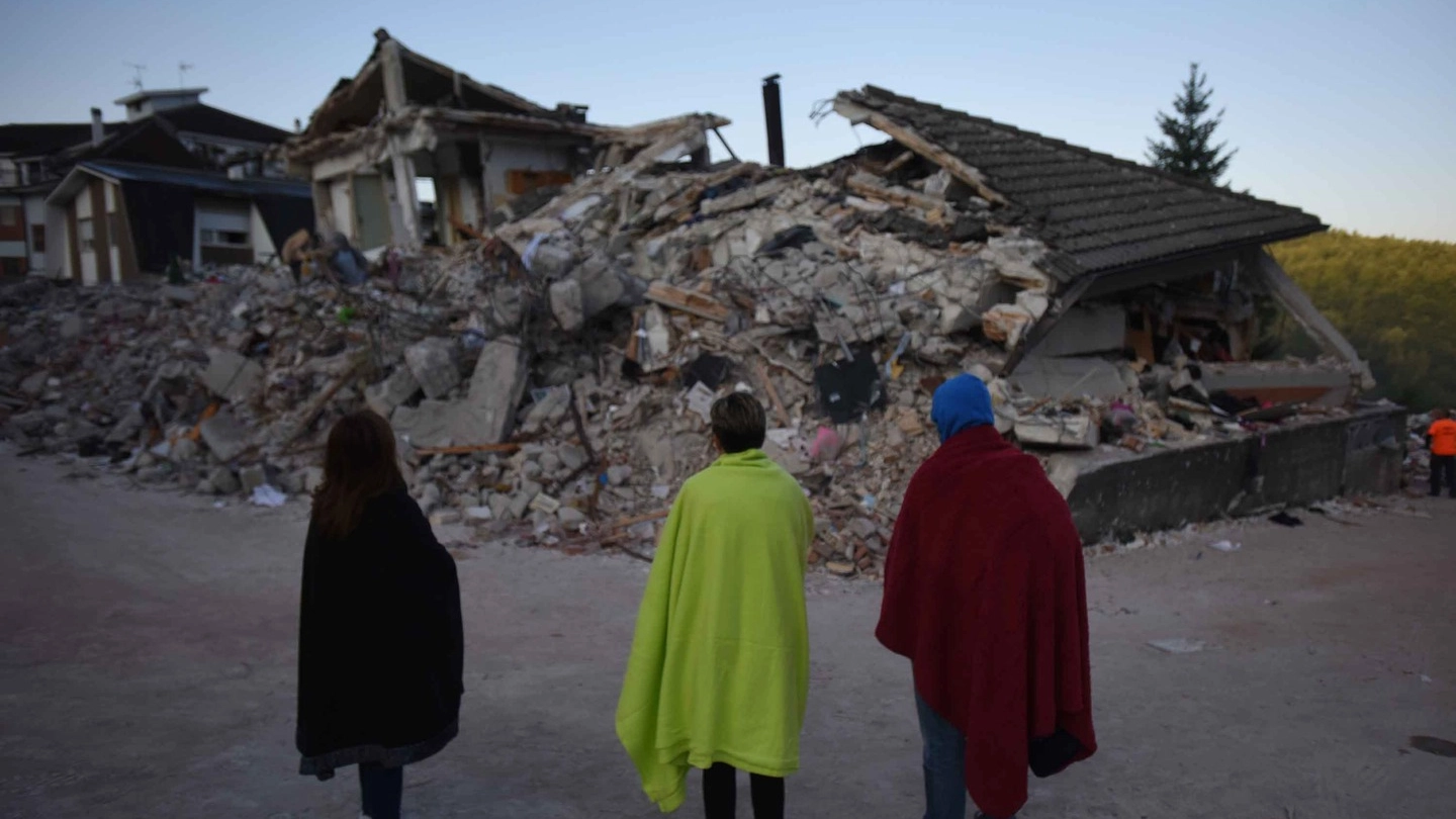 Terremoto, distrutto il comune di Amatrice