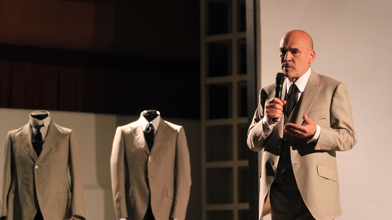 Stefano Ricci presenta le giacche smoking ispirate a D'Annunzio