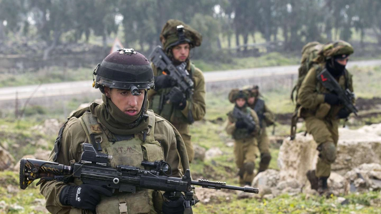 Soldati israeliani sul Golan (AFP)